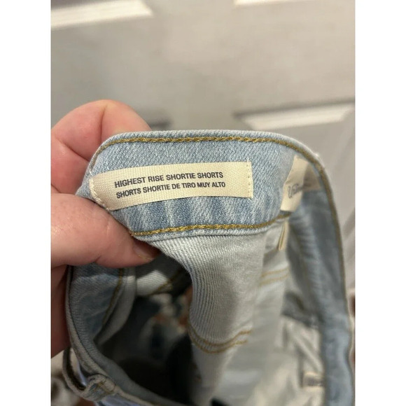 Universal Thread Women's High Rise Shortie Jean Shorts Light Blue 14 - Picture 6 of 9